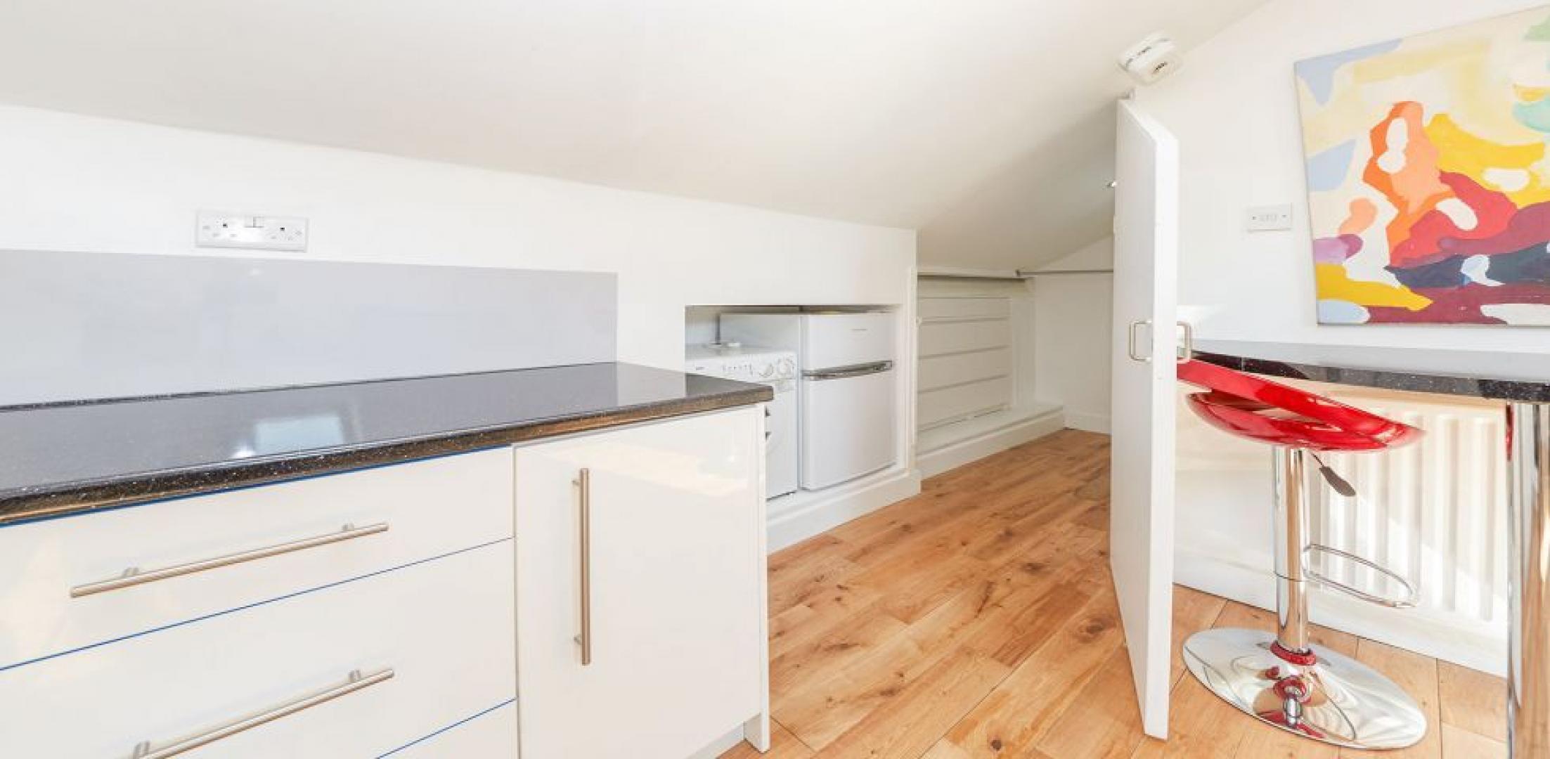 			LET, Studio Apartment, 1 bath, 1 reception Studio			 Quex Road, WEST HAMPSTEAD